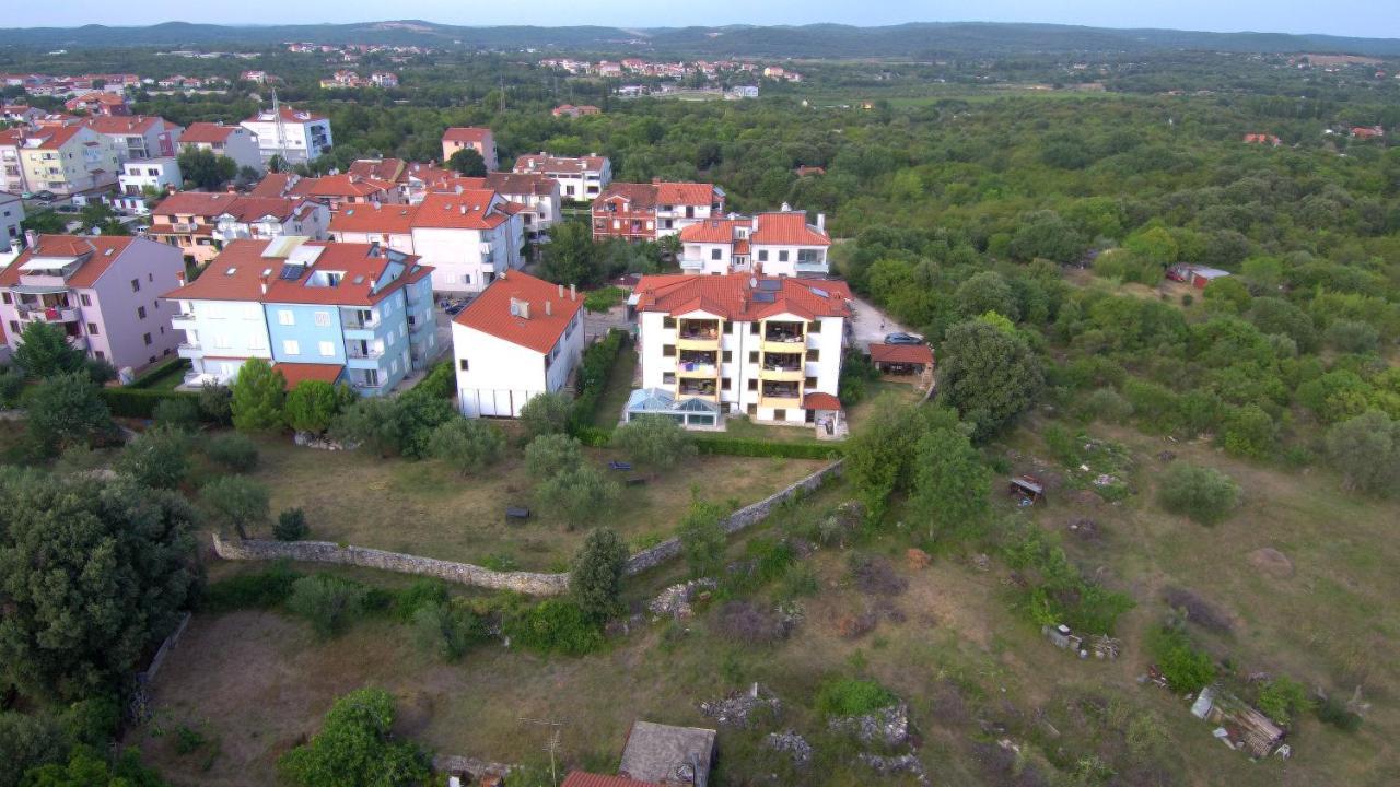 Apartments Ana Wellness S Ровінь Екстер'єр фото